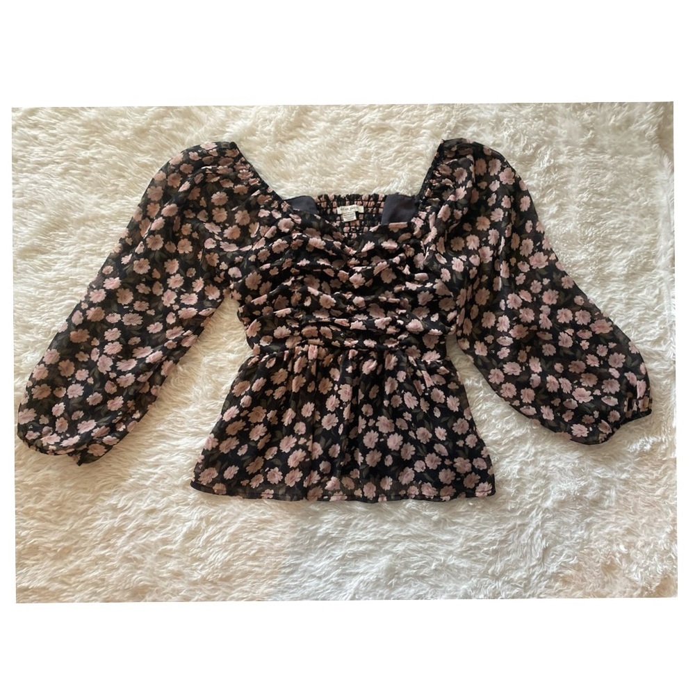 Black and Pink Floral Ruched American Eagle Top
